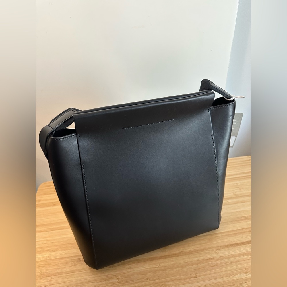 Everlane The Form Bag